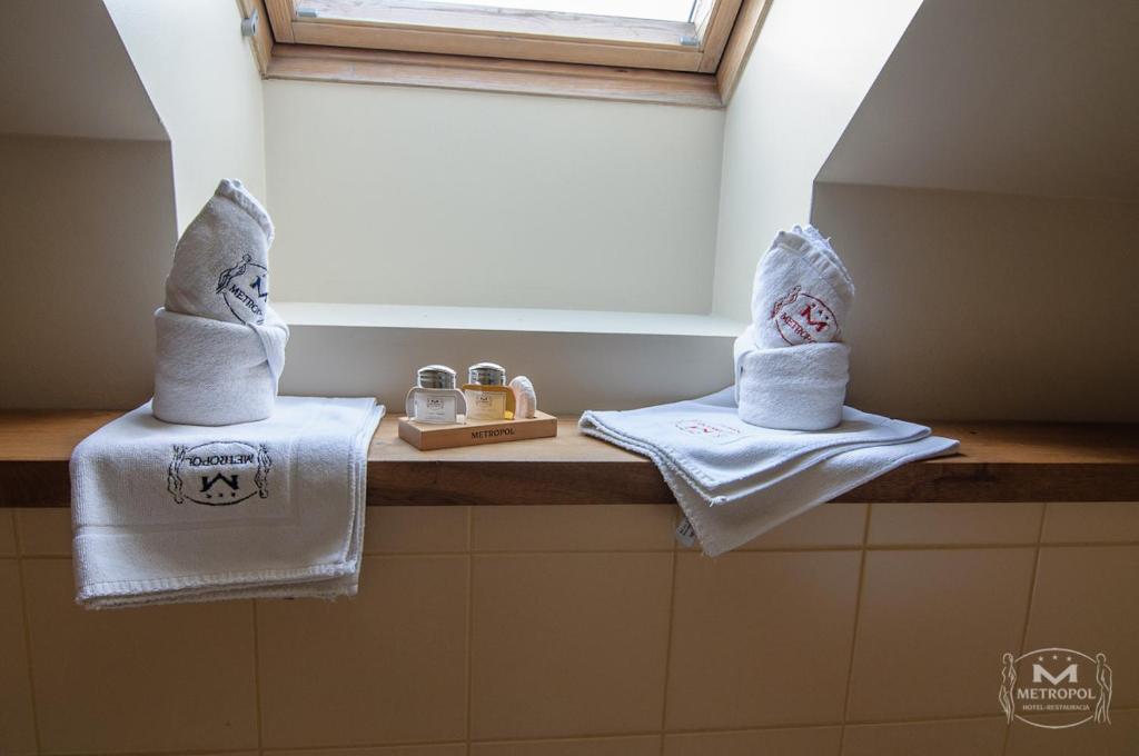 Hotel Metropol Śrem Habitación foto