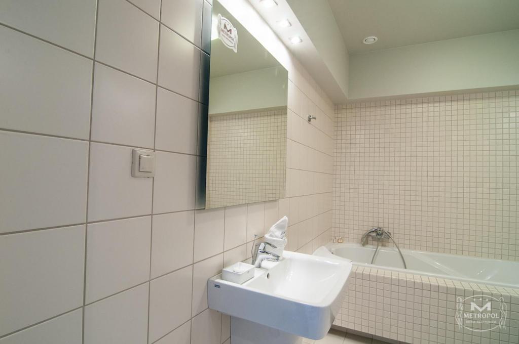 Hotel Metropol Śrem Habitación foto